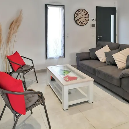Villa Avec Piscine Privee A *
