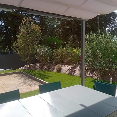 Avec Piscine Privee A *